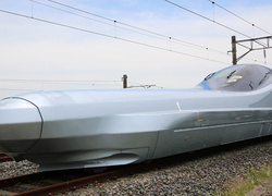 В Японии построили поезд с 22-метровым «носом»