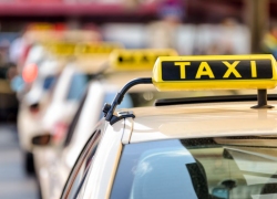 Минтранс нашел тысячи нарушений в работе таксистов